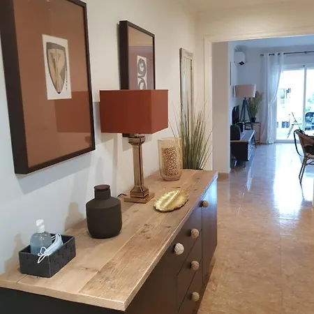 Lovely 2 Bedroom Close To Castle. * Дения