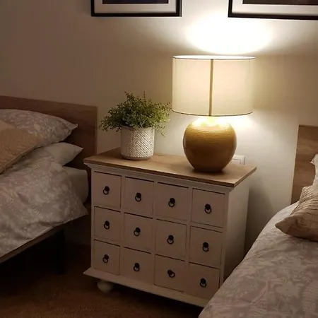 Lovely 2 Bedroom Close To Castle. Appartamento Dénia